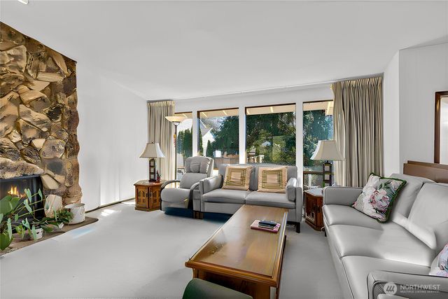 12213 Densmore Avenue N, Seattle, WA 98133