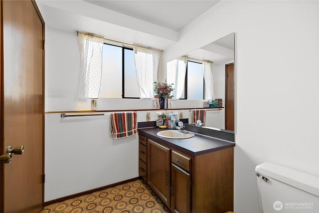 12213 Densmore Avenue N, Seattle, WA 98133