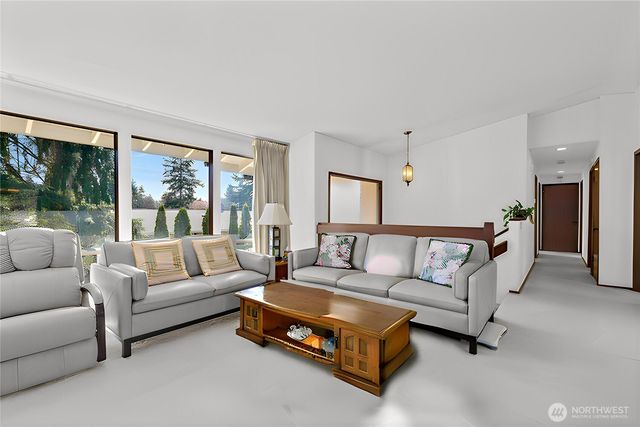 12213 Densmore Avenue N, Seattle, WA 98133