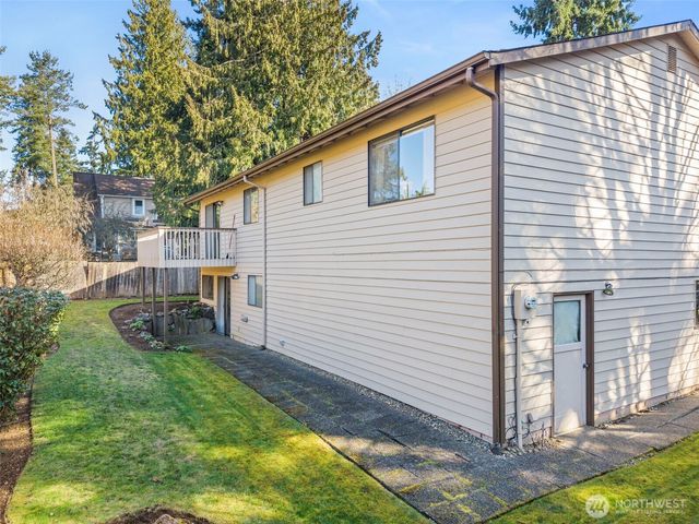 12213 Densmore Avenue N, Seattle, WA 98133