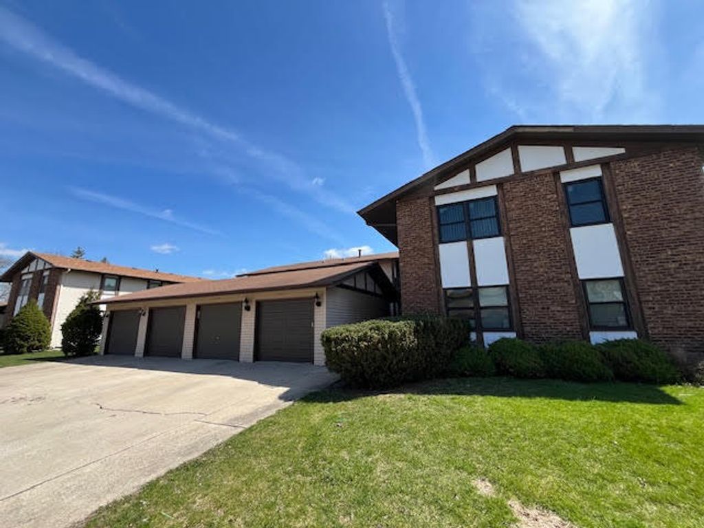 19211 Elm Drive 145, Country Club Hills, IL 60478