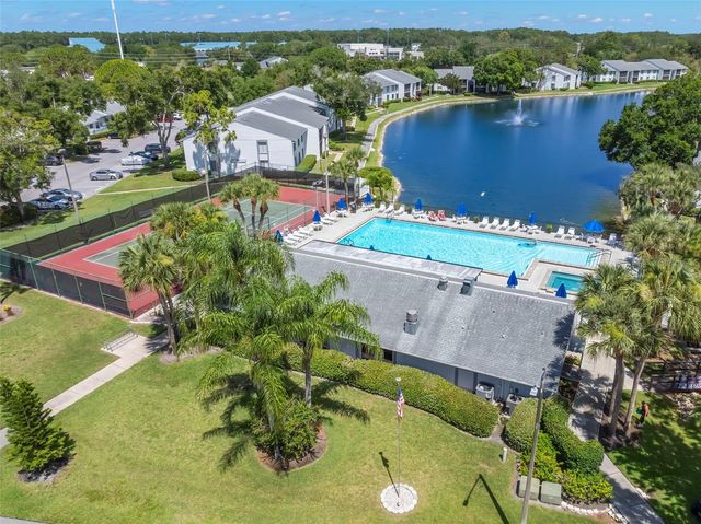 1290 PINE RIDGE CIRCLE E E1, Tarpon Springs, FL 34688