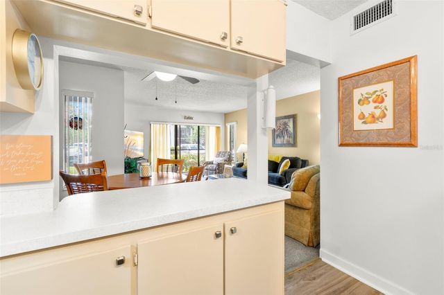 1290 PINE RIDGE CIRCLE E E1, Tarpon Springs, FL 34688
