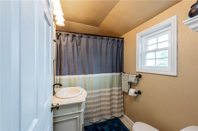 168 Carmella Dr, White Oak, PA 15131