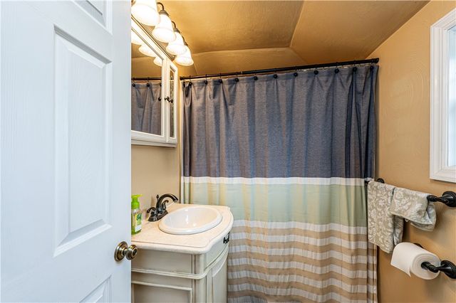 168 Carmella Dr, White Oak, PA 15131