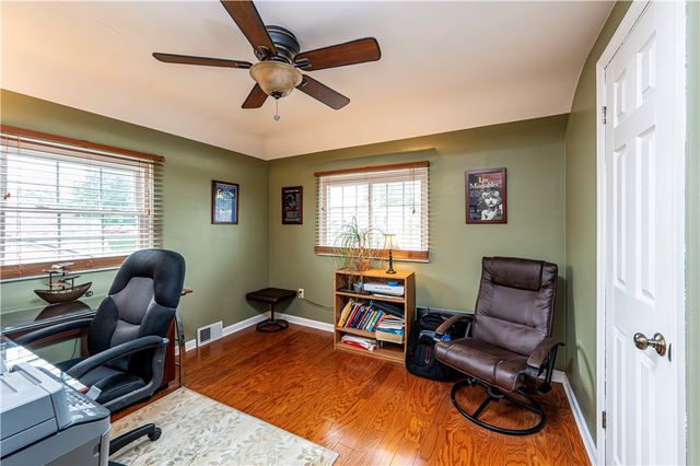 168 Carmella Dr, White Oak, PA 15131