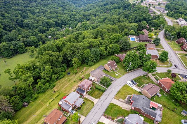 168 Carmella Dr, White Oak, PA 15131