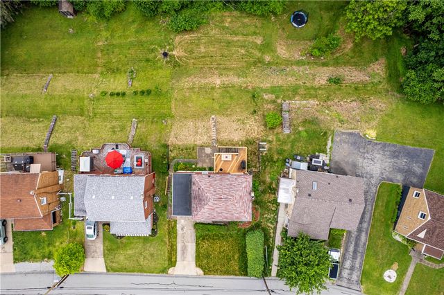 168 Carmella Dr, White Oak, PA 15131