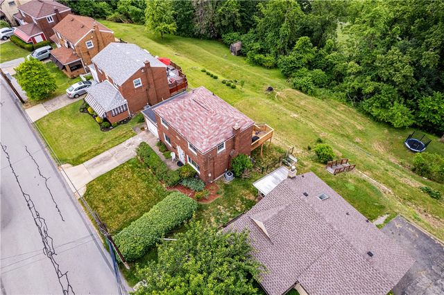 168 Carmella Dr, White Oak, PA 15131