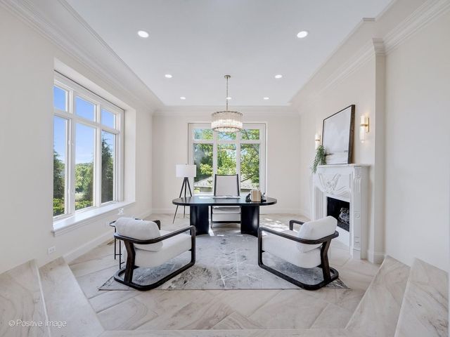 20 Natoma Drive, Oak Brook, IL 60523