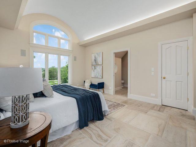20 Natoma Drive, Oak Brook, IL 60523
