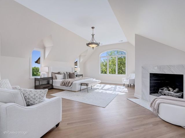 20 Natoma Drive, Oak Brook, IL 60523