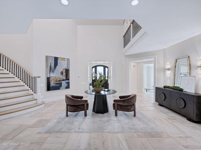 20 Natoma Drive, Oak Brook, IL 60523