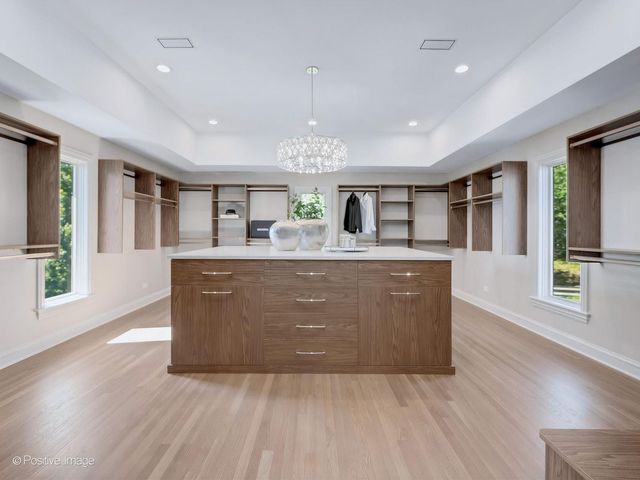 20 Natoma Drive, Oak Brook, IL 60523