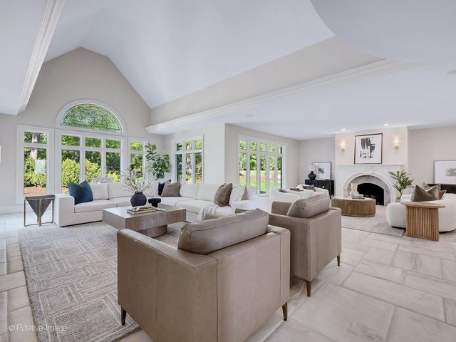 20 Natoma Drive, Oak Brook, IL 60523