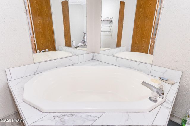 611 Saint Clair Road, Breaux Bridge, LA 70517