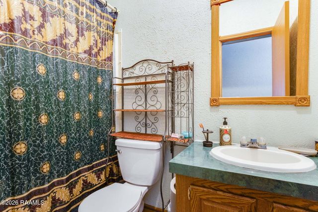 611 Saint Clair Road, Breaux Bridge, LA 70517