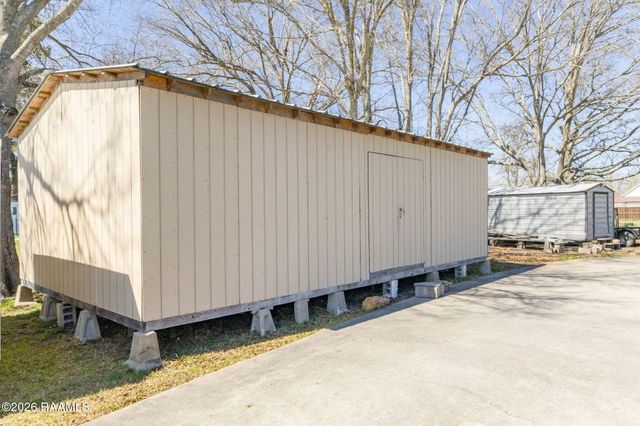 611 Saint Clair Road, Breaux Bridge, LA 70517