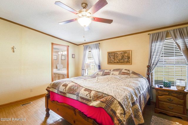 611 Saint Clair Road, Breaux Bridge, LA 70517