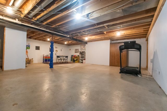 2235 Center Lane, Dixon, IL 61021