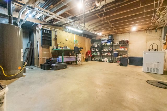 2235 Center Lane, Dixon, IL 61021