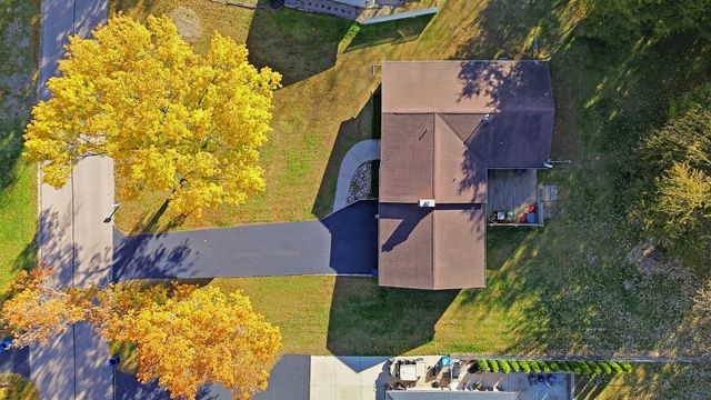 2235 Center Lane, Dixon, IL 61021