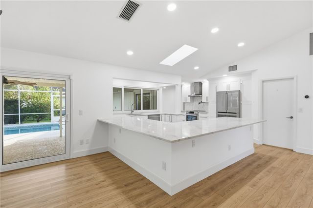 1048 Admirals Walk, Vero Beach, FL 32963