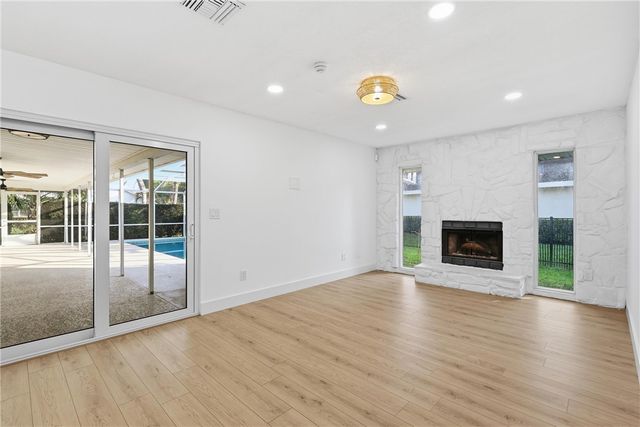 1048 Admirals Walk, Vero Beach, FL 32963