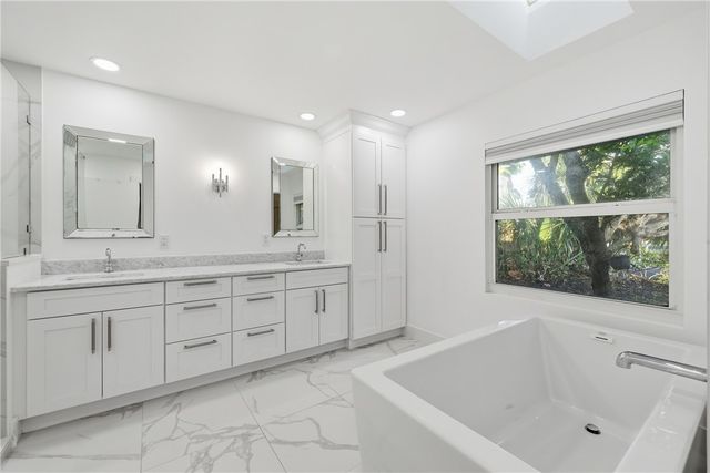 1048 Admirals Walk, Vero Beach, FL 32963