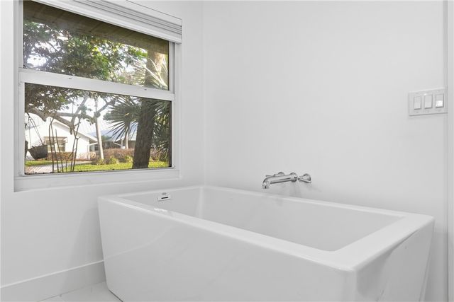 1048 Admirals Walk, Vero Beach, FL 32963