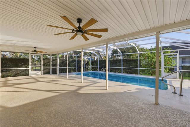 1048 Admirals Walk, Vero Beach, FL 32963