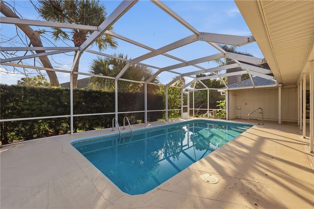 1048 Admirals Walk, Vero Beach, FL 32963