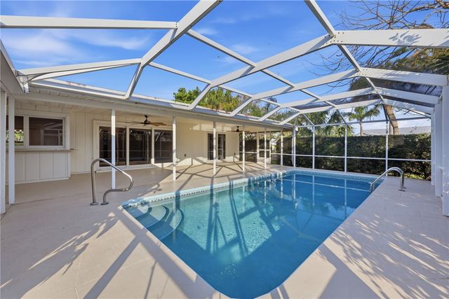 1048 Admirals Walk, Vero Beach, FL 32963