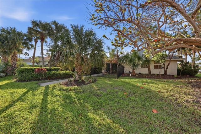1048 Admirals Walk, Vero Beach, FL 32963