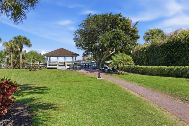 1048 Admirals Walk, Vero Beach, FL 32963