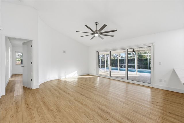 1048 Admirals Walk, Vero Beach, FL 32963