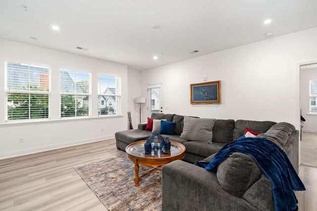 305 Flowering Peach 203, Charleston, SC 29414