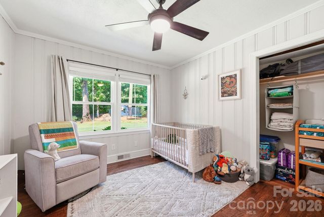 6409 Woodland Circle, Charlotte, NC 28216