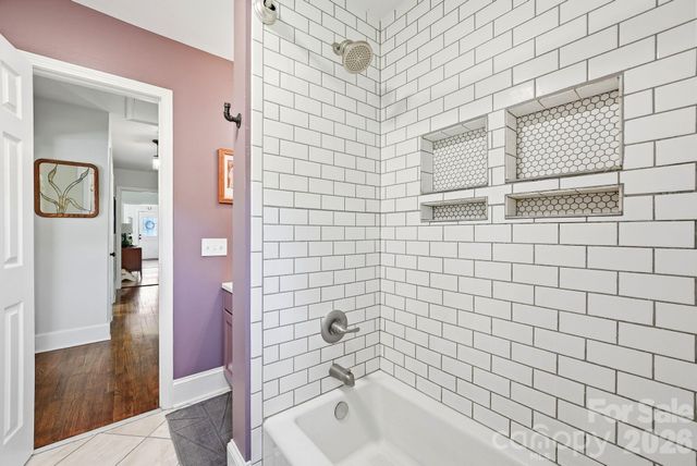 6409 Woodland Circle, Charlotte, NC 28216