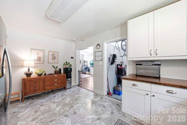 6409 Woodland Circle, Charlotte, NC 28216