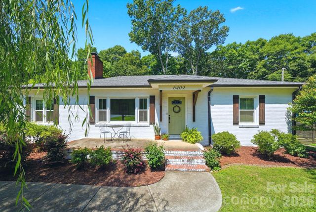 6409 Woodland Circle, Charlotte, NC 28216