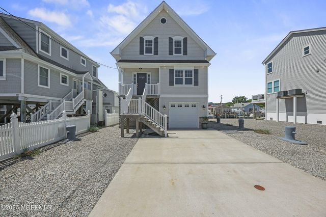 220 Fernwood Drive, Bayville, NJ 08721