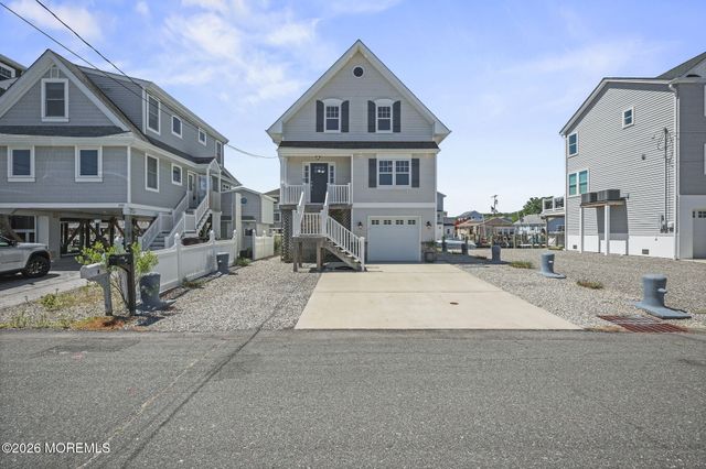 220 Fernwood Drive, Bayville, NJ 08721