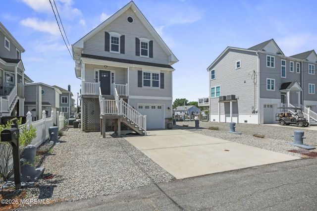 220 Fernwood Drive, Bayville, NJ 08721