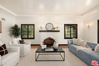 613 N Detroit Street, Los Angeles, CA 90036