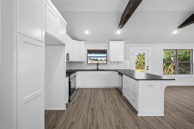 1033 Marquis Avenue, Lowell, AR 72745