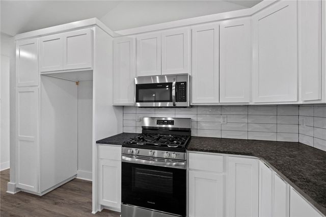 1033 Marquis Avenue, Lowell, AR 72745