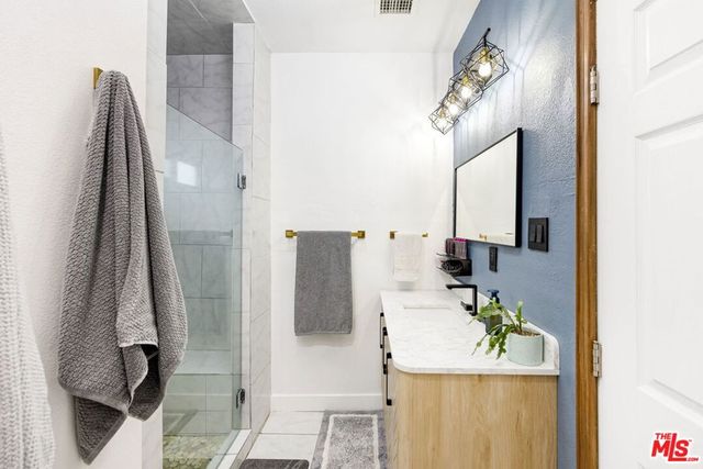 341 E 64th Street, Los Angeles, CA 90003