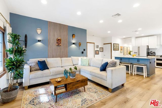 341 E 64th Street, Los Angeles, CA 90003