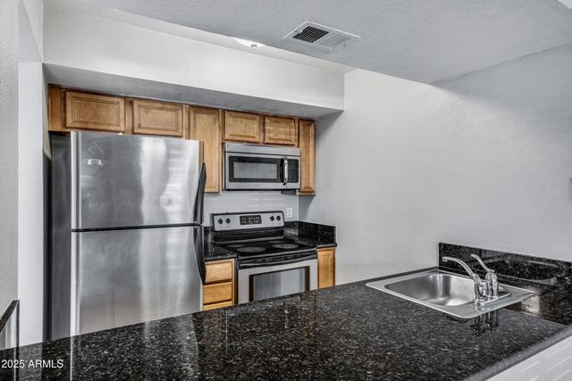1241 N 48th Street Apt 102, Phoenix, AZ 85008